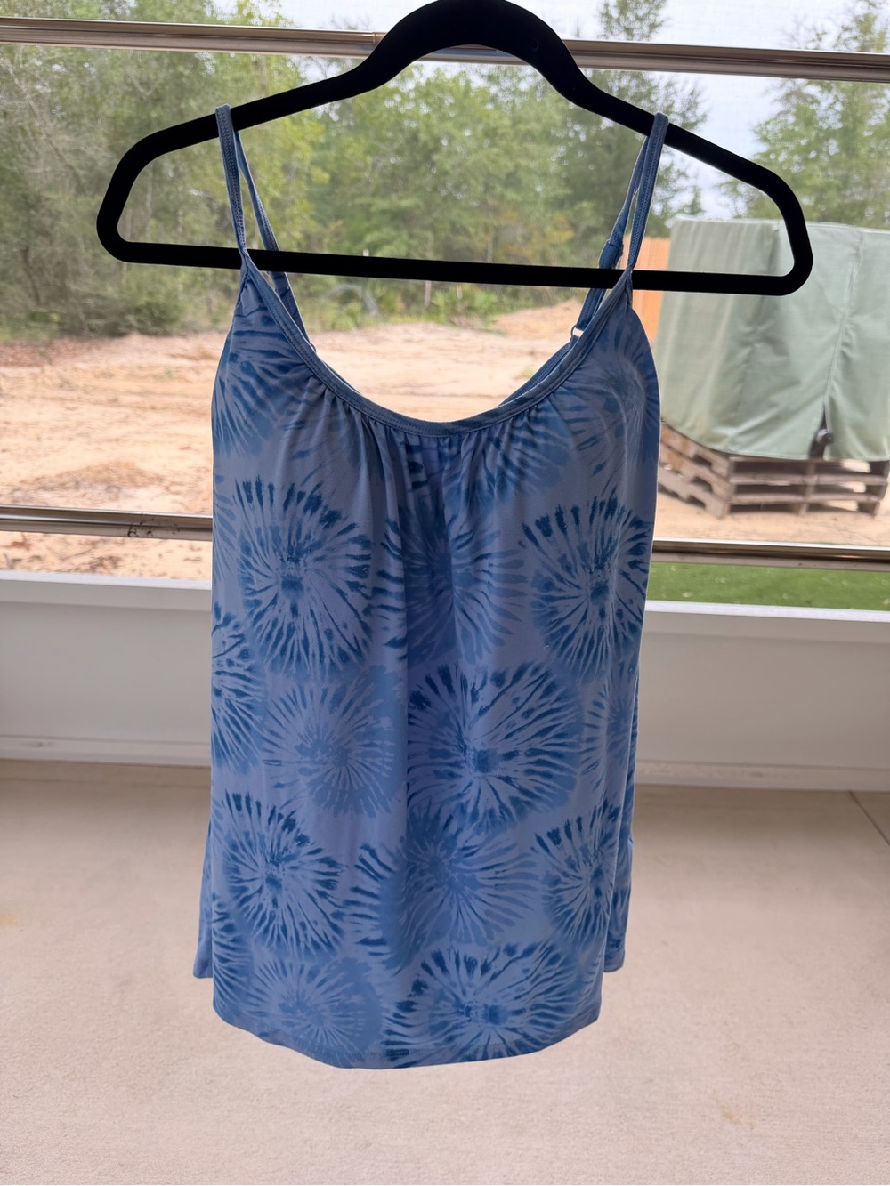 32 Degrees Cool Flowy Bra Cami Tank Top Blue Starburst Tie Dye Size L
